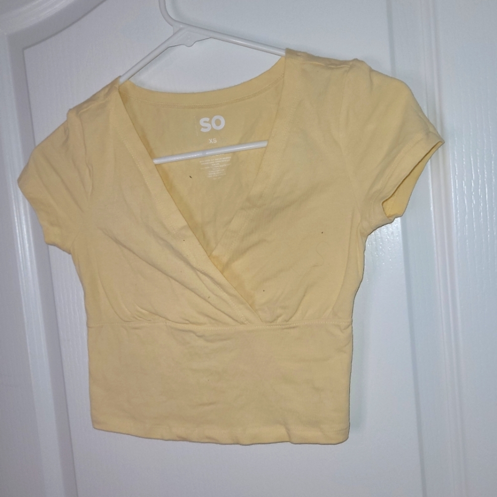 Size: XS yellow crop top
